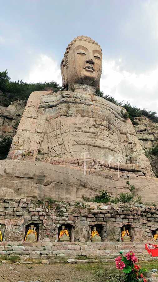 山西有佛教聖地、文殊菩薩的道場&mdash;&mdash;五台山,蒙山大佛古稱晉陽西山大佛,