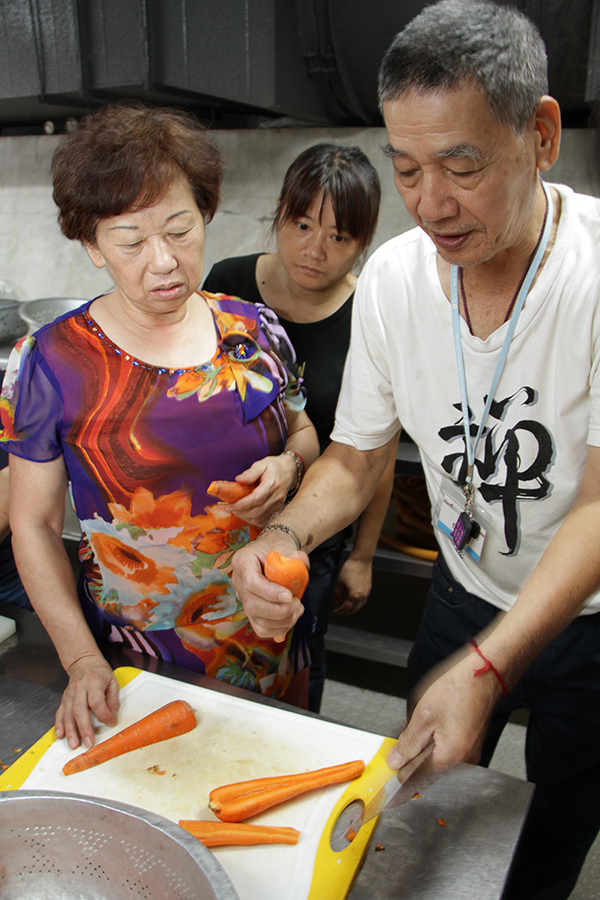 做志工,斷食榨汁組,天地菁華蔬菜汁,斷食禪修,黃金人生