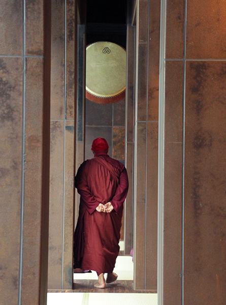 响仁和,鐘鼓,王錫坤,靈鷲山,心道法師,法華洞,斷食閉關苦修,華藏海,圓通寶殿,禪修