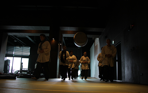 在禪修當中，可以很專注地看到我們所有念頭的起起伏伏