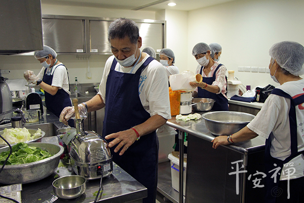 斷食榨汁,平安禪,禪修,志工,心道法師,圓滿佛,靈鷲山,皈依,華嚴閉關,