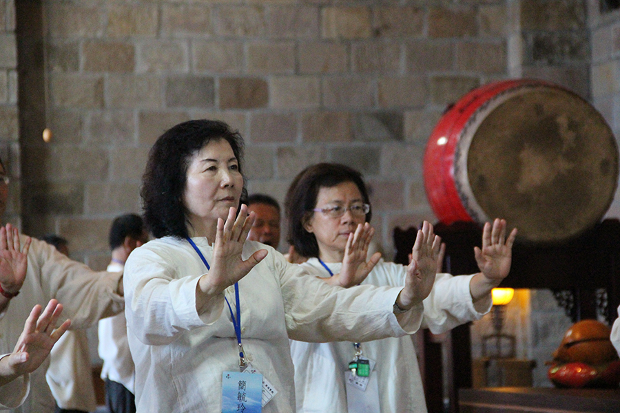領導，胸襟而已,教育領導生活禪,行禪,坐禪,靈鷲山,寧靜,禪修對領導力的影響,拈花微笑，以心印心,覺察力,