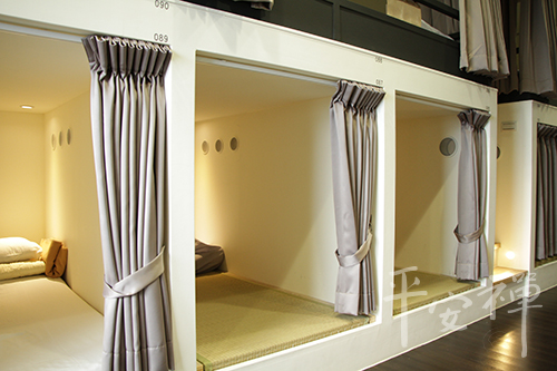 寮房,我採吉祥臥入睡,保持正念與警覺,清醒明覺地活在每一個當下,靈鷲山,寺廟